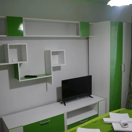 Green Rooms Hunedoara 아파트